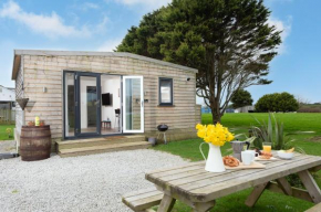 Bushwood-Beautifully Fitted Wooden Lodge Helston Cornwall
